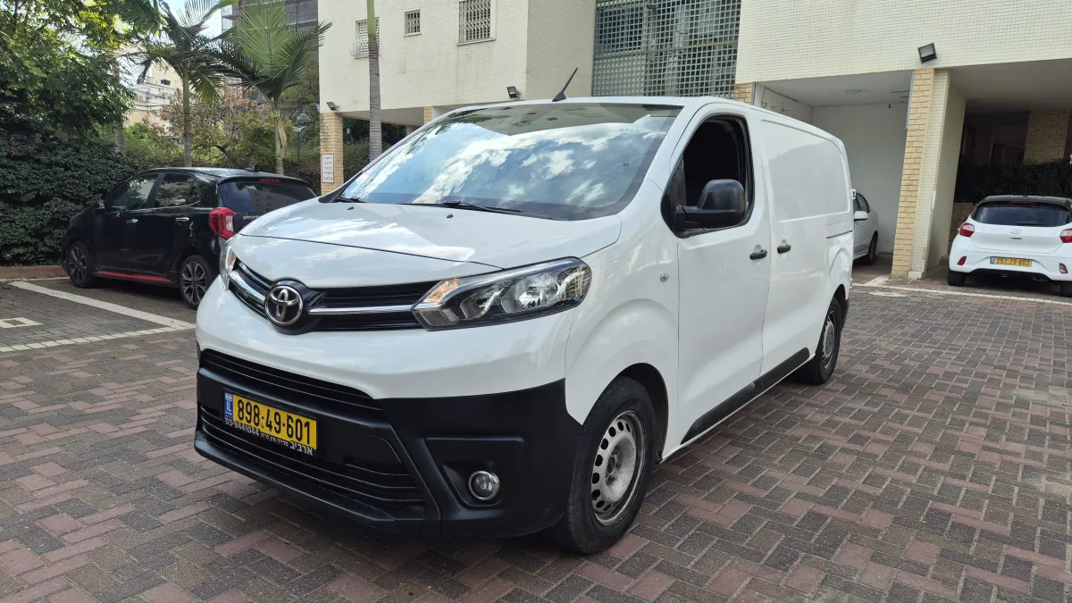 טויוטה פרואייס 2020