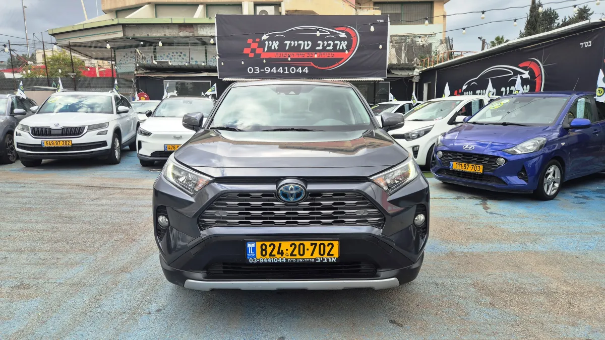 טויוטה RAV-4 2022